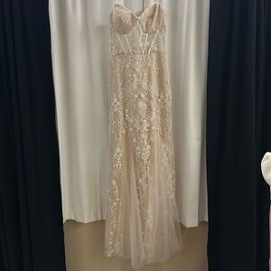 Women’s prom dress